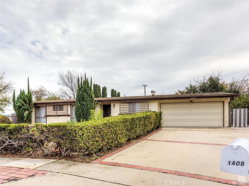 listing image 130724603543339041343