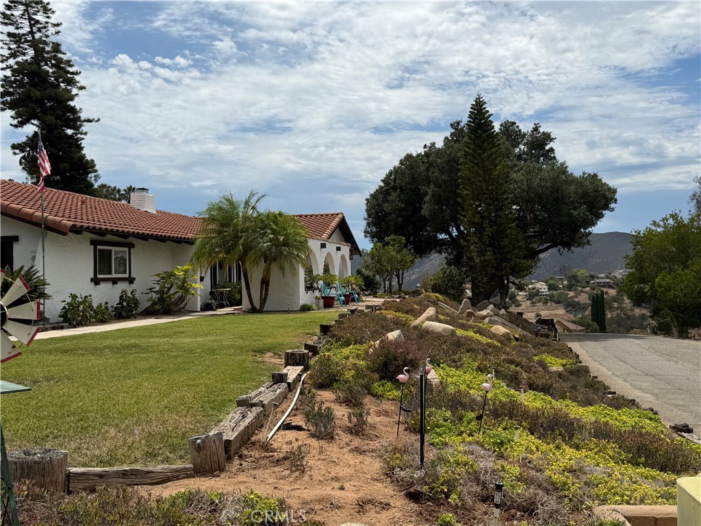 1229 Via Sendero