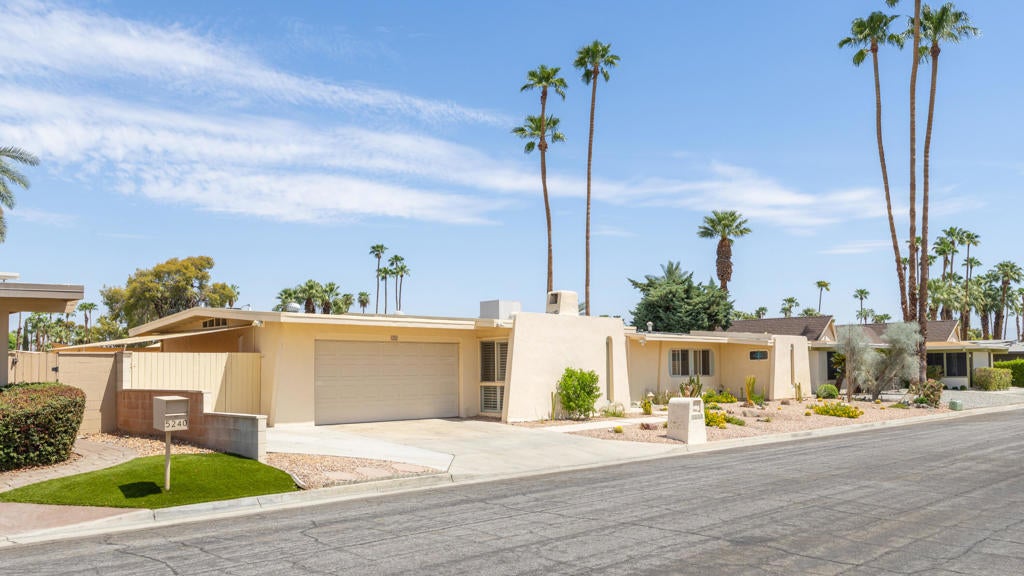 5282 E Lakeside Drive