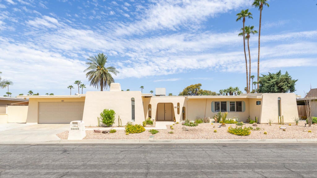 5282 E Lakeside Drive