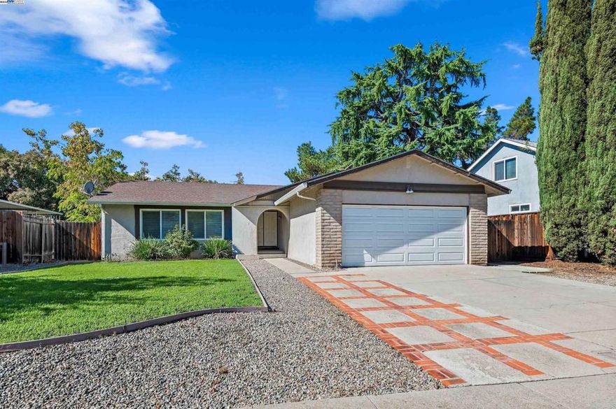 Welcome to 538 Oriole Avenue, where comfort meets convenience! This beautifully maintained Livermore home offers a spacious floor plan filled with natural light — perfect for growing families or anyone seeking room to relax. Enjoy bright, airy bedrooms where dreams begin, and a private yard ideal for outdoor gatherings. Located close to top-rated schools, parks, shopping, and dining, and just minutes from The Outlet Mall, Costco, and Las Positas College. Commuters will love the easy access to I-580 and Hwy 84 — everything you need is right here!