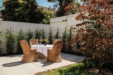 Tiny photo for 7142 Marshfield Way, Los Angeles, CA 90046 (MLS # SB25169627)