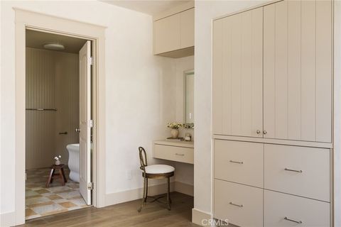 Tiny photo for 7142 Marshfield Way, Los Angeles, CA 90046 (MLS # SB25169627)