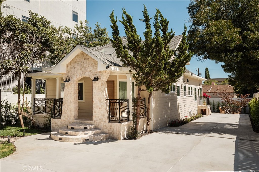 7142 Marshfield Way