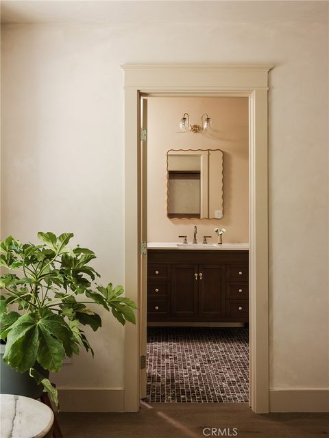 Tiny photo for 7142 Marshfield Way, Los Angeles, CA 90046 (MLS # SB25169627)