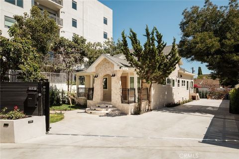 Tiny photo for 7142 Marshfield Way, Los Angeles, CA 90046 (MLS # SB25169627)