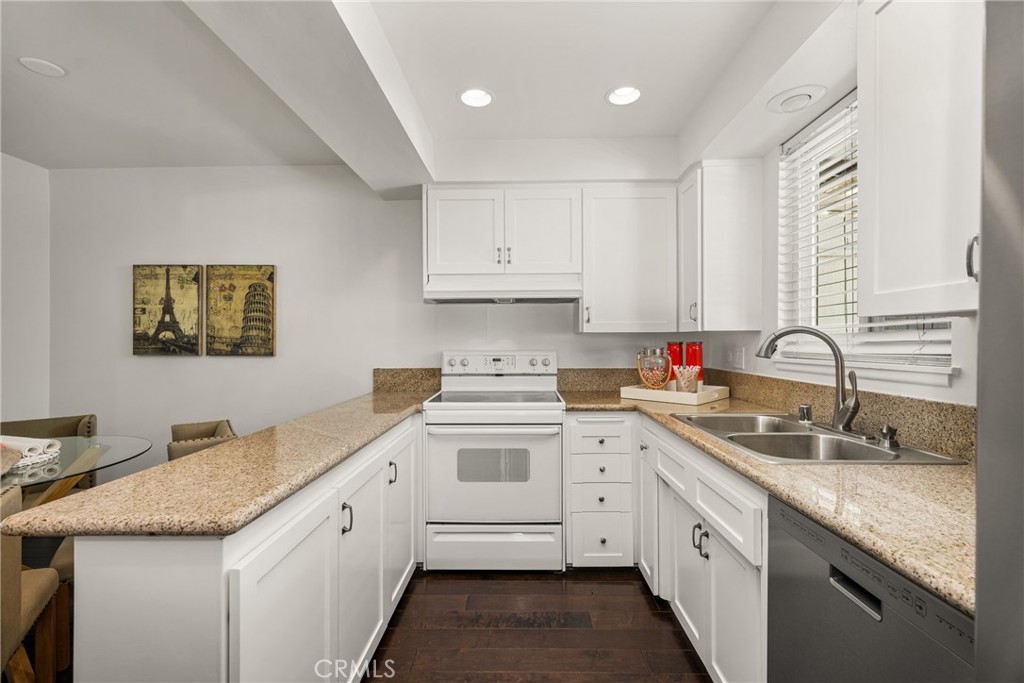 Tustin Green - Residential