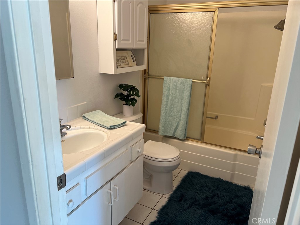 Oakbrook Village Condos (518) - Residential