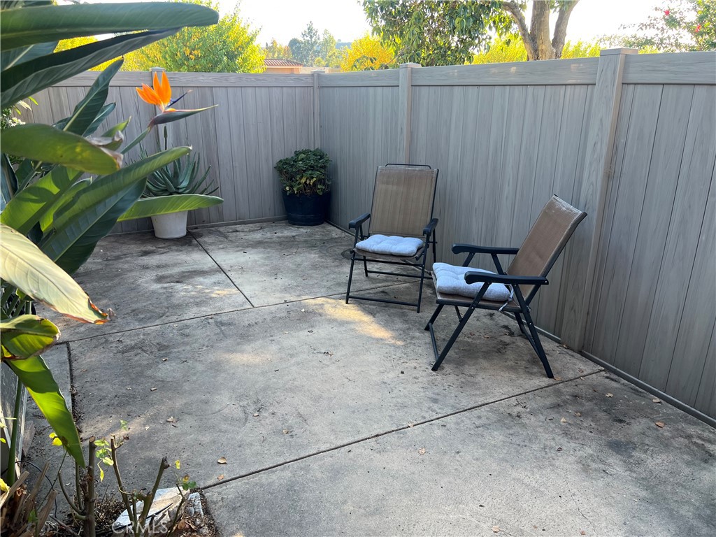 Oakbrook Village Condos (518) - Residential