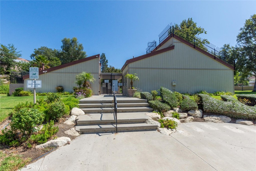 Oakbrook Village Condos (518) - Residential