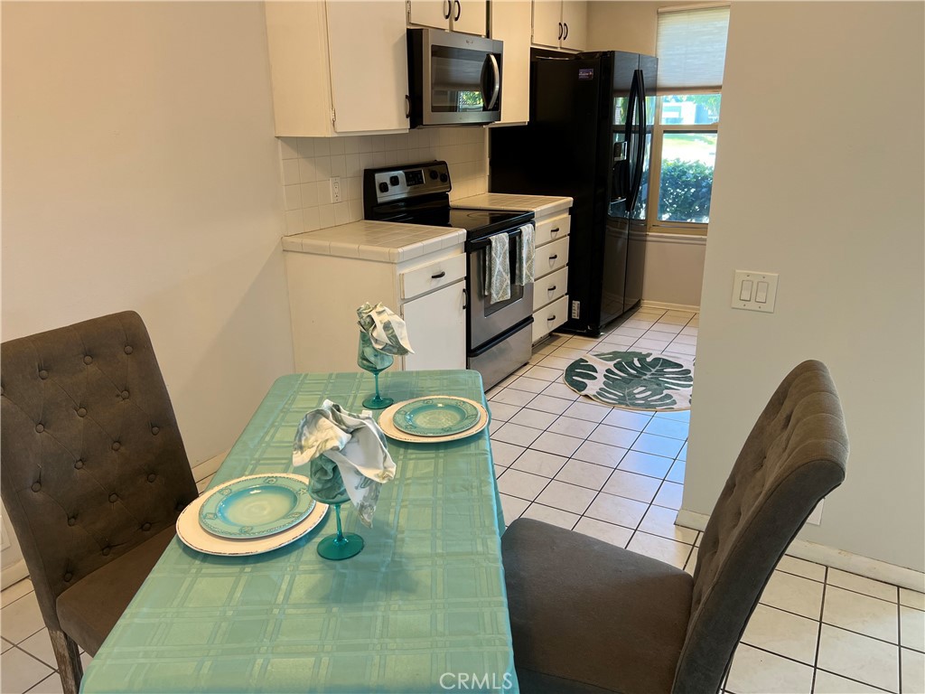 Oakbrook Village Condos (518) - Residential