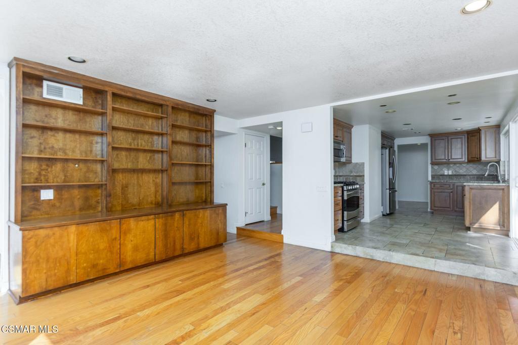 Conejo Heights I-106 - 106 - Residential