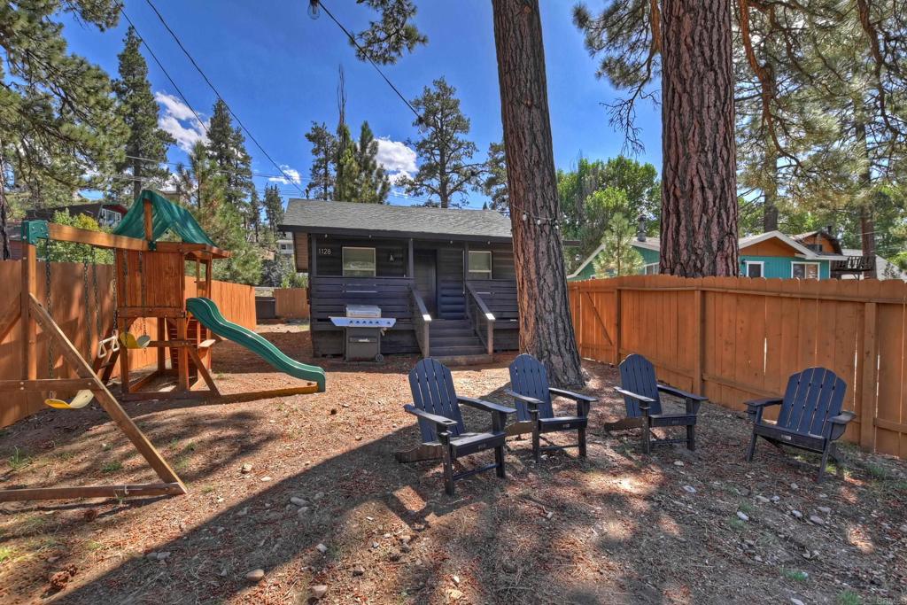 1128 E Country Club Blvd