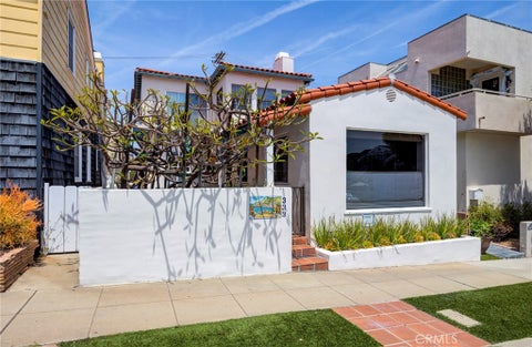 Photo of 333 3rd Street, Manhattan Beach, CA 90266 (MLS # SB26217403)
