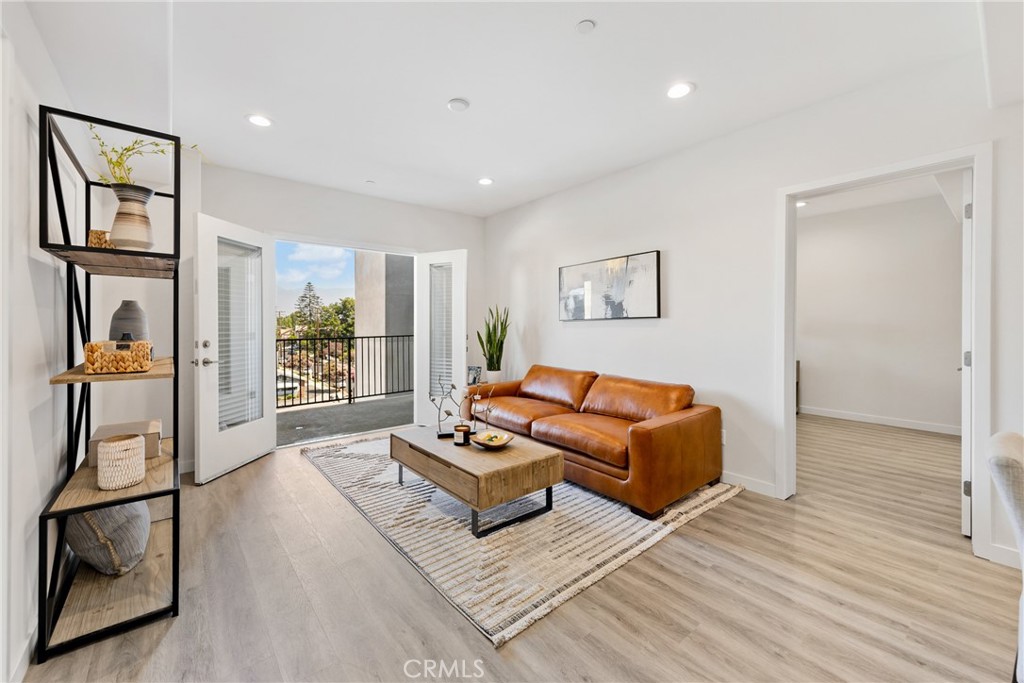 419 N Chandler Avenue 523