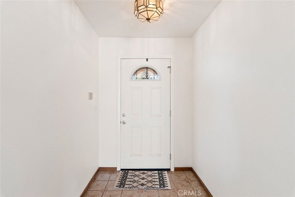 18435 Hinton
