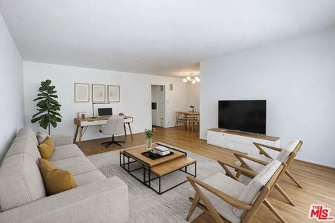 Photo of 935 N Alfred Street #8, Los Angeles, CA 90069 (MLS # 26737983)