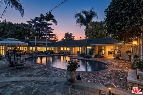 Photo of 13166 Valley Vista Boulevard, Studio City, CA 91604 (MLS # 26850977)