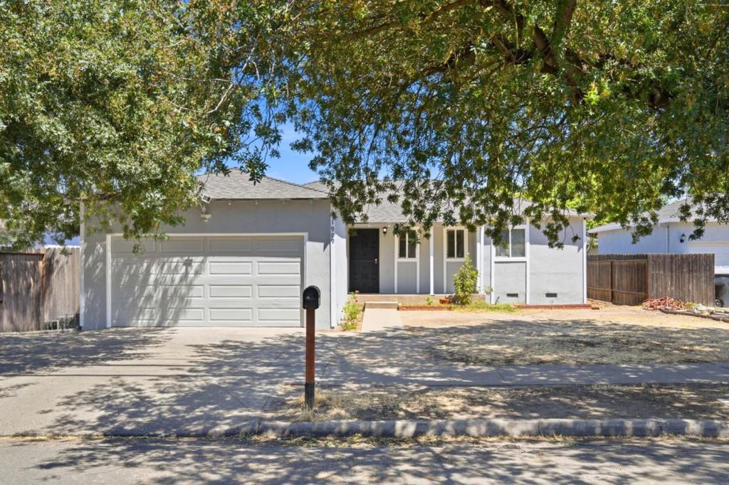 1909 Evergreen Avenue