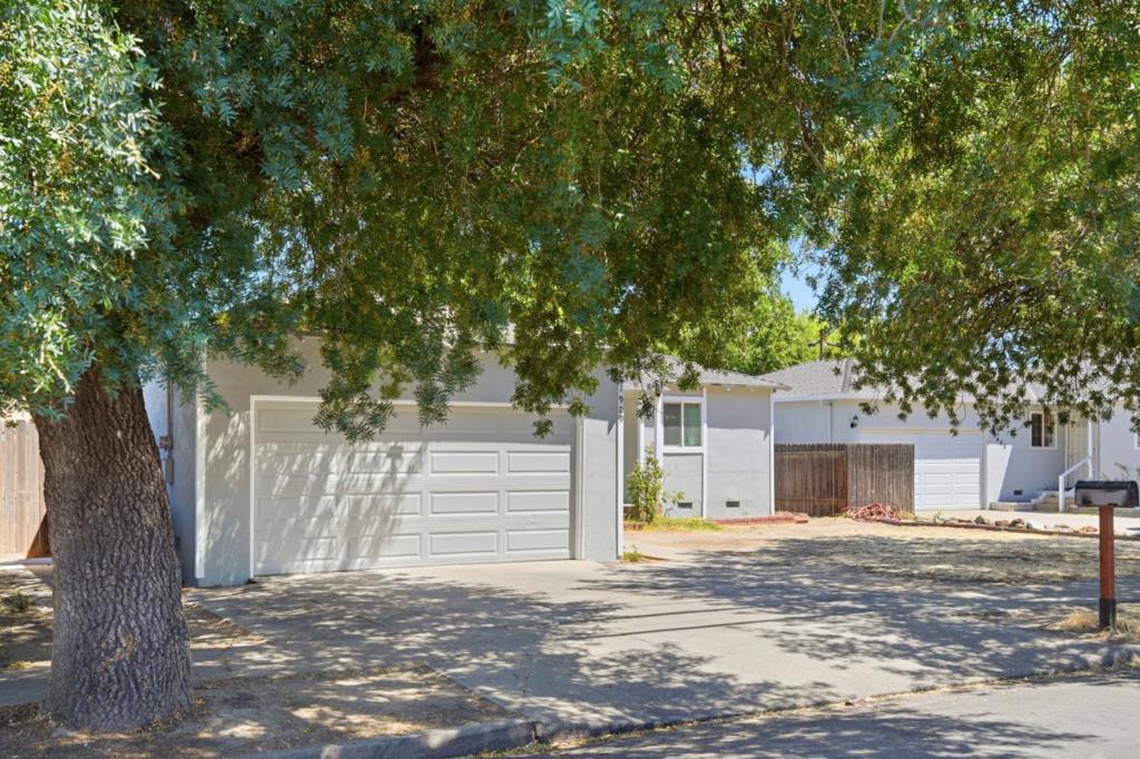 1909 Evergreen Avenue