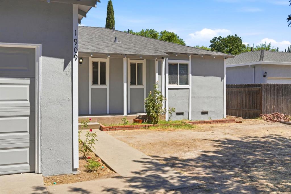 1909 Evergreen Avenue