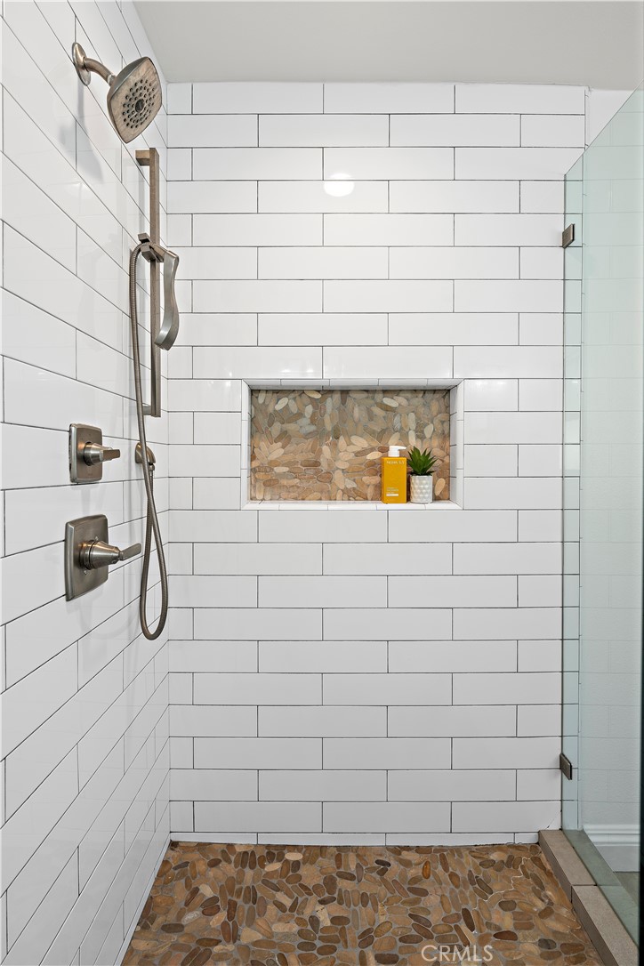 La Cuesta (LACU) - Residential
