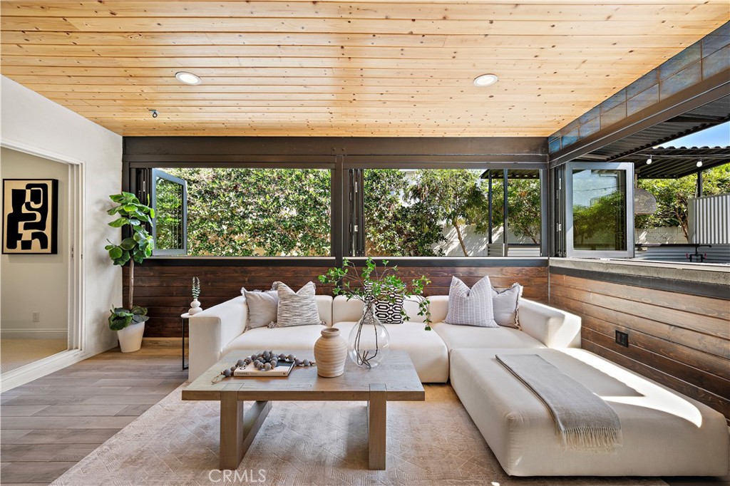 La Cuesta (LACU) - Residential