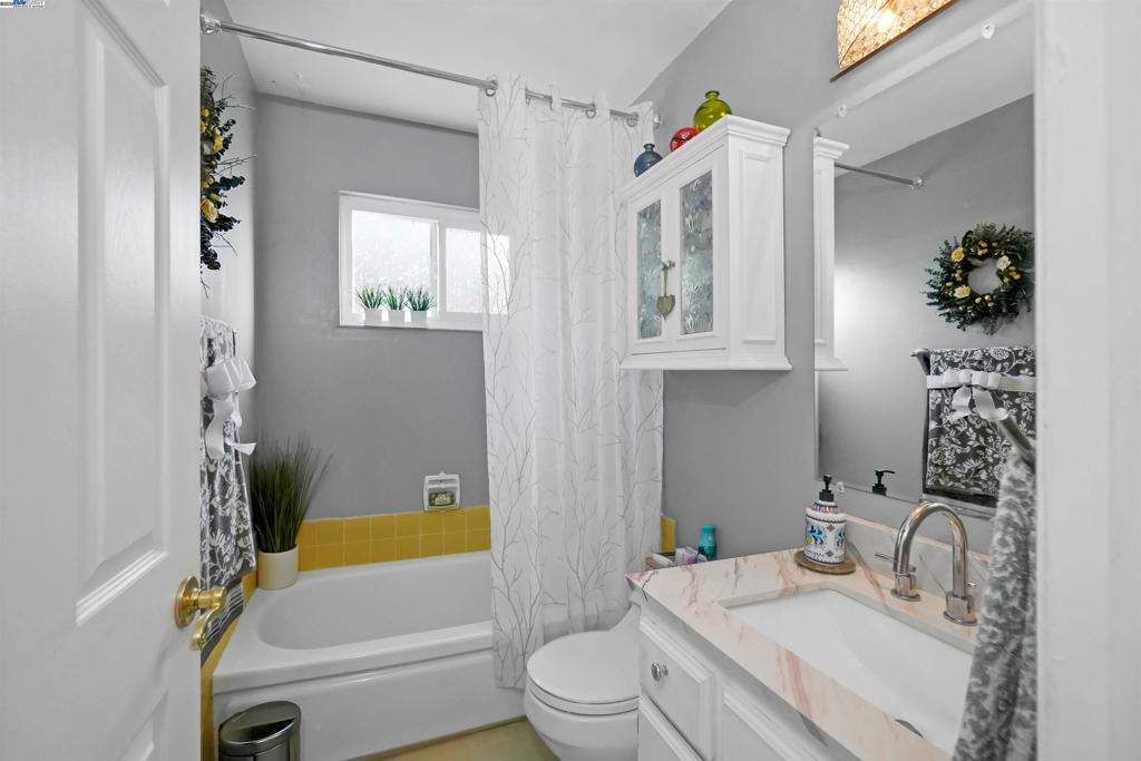 EDEN GARDENS - Residential