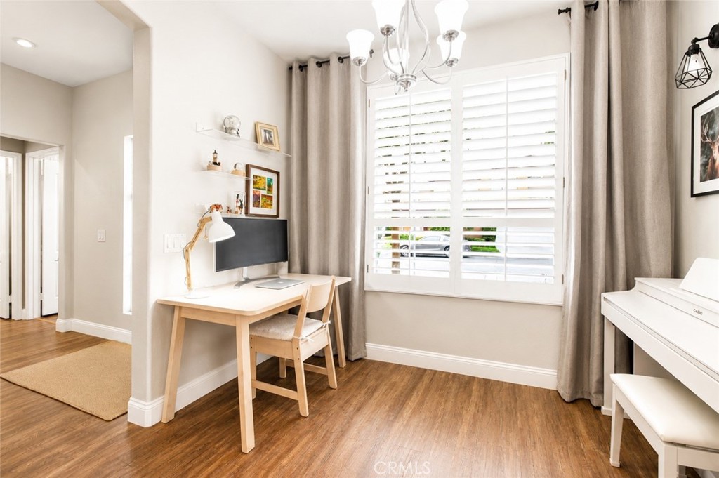 37 Mira Mesa