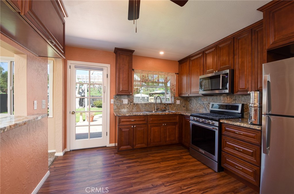 1450 N Mollison Avenue