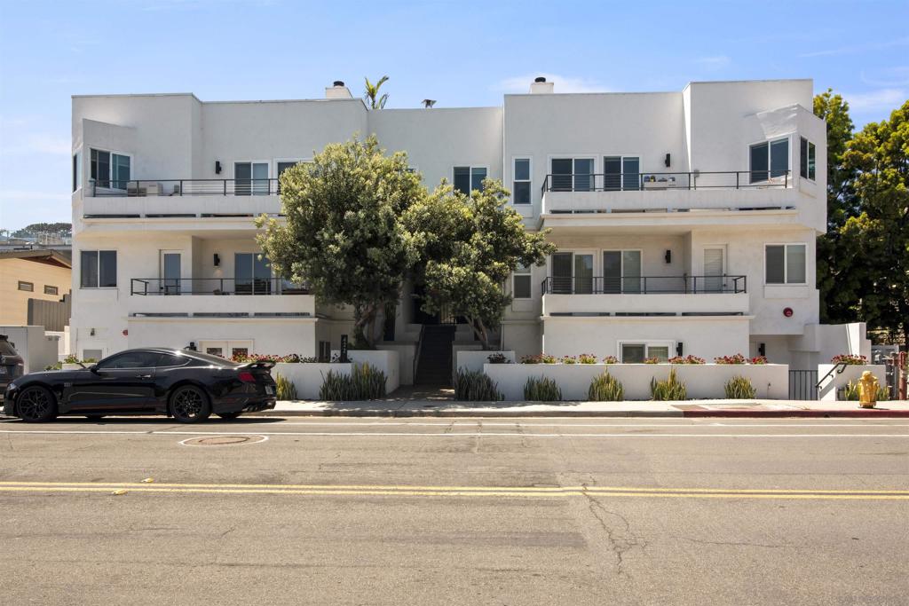 422 Rosecrans St. 1