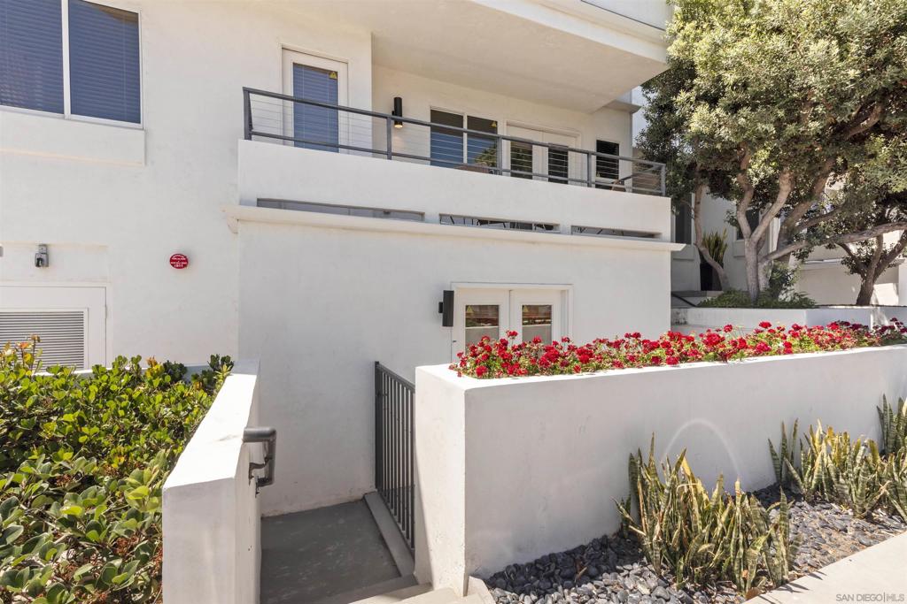422 Rosecrans St. 1