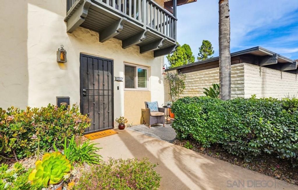 Photo of 4038 Loma Riviera Circle Cir, San Diego, CA 92110 (MLS # 260004965SD)