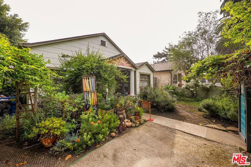 2206 Walnut Avenue