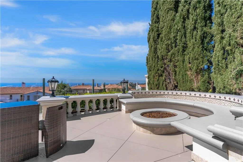 Newport Coast, California 92657, United States, 6 Bedrooms Bedrooms, ,6 BathroomsBathrooms,Residential,Active,172503