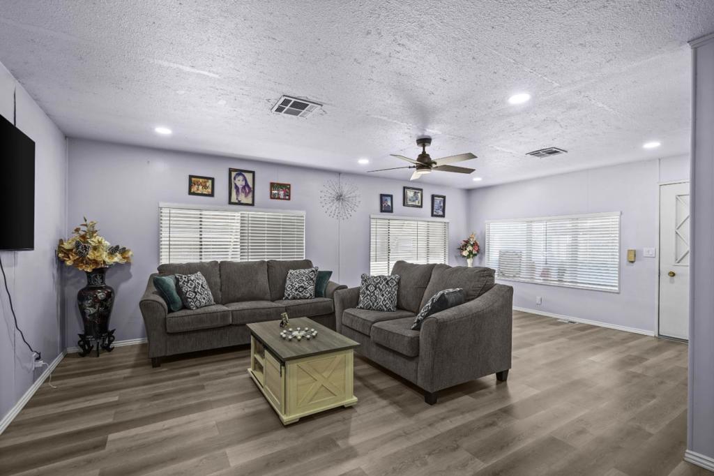 8700 West Lane 280