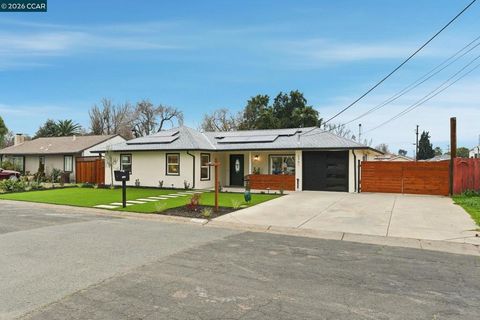 Photo of 2361 2361 Bedford Rd Rd, Concord, CA 94520 (MLS # 41123836)