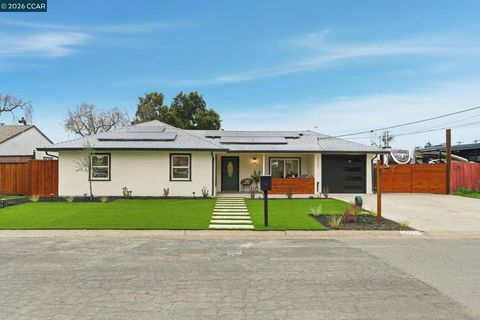 Photo of 2361 2361 Bedford Rd Rd, Concord, CA 94520 (MLS # 41123836)