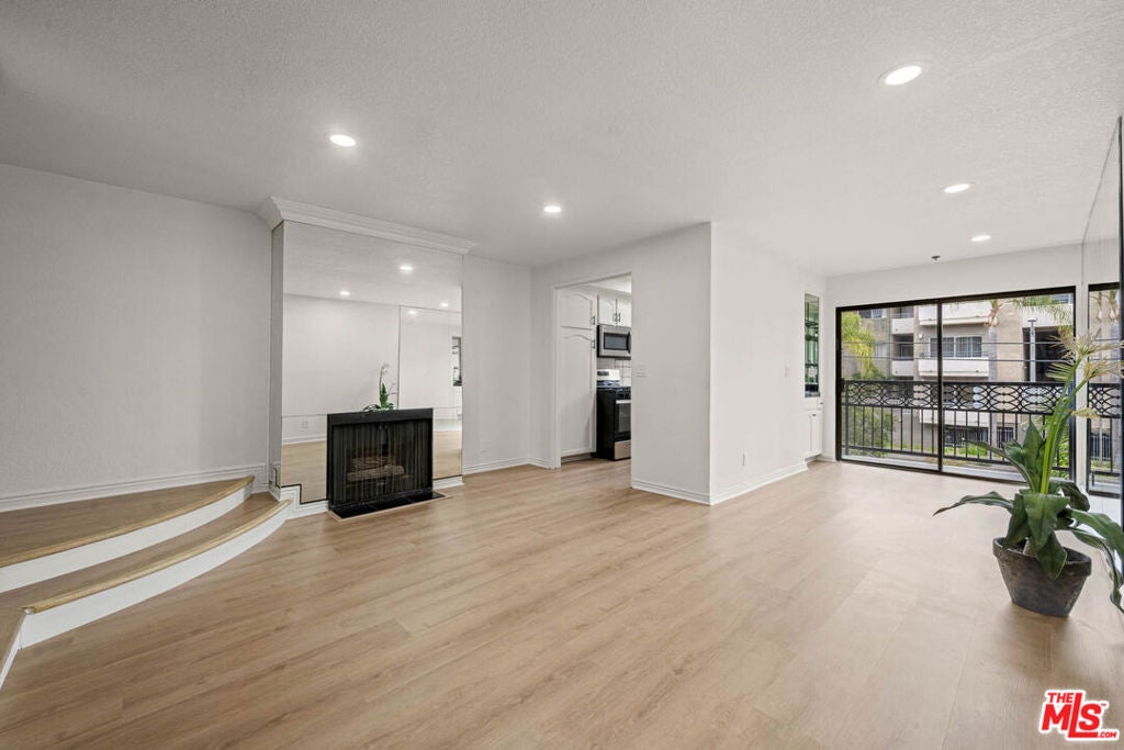 1355 N Sierra Bonita Avenue 203, West Hollywood CA 90046