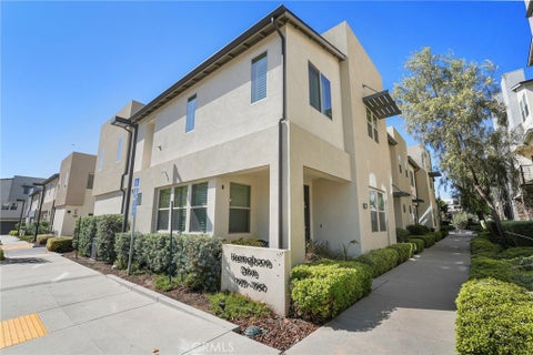 Photo of 19545 Herringbone Drive, Northridge, CA 91324 (MLS # SR26223073)