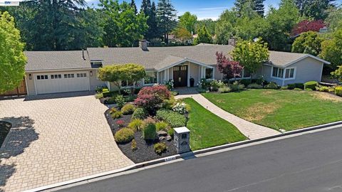 Photo of 3144 Roundhill Rd, Alamo, CA 94507 (MLS # 41131916)