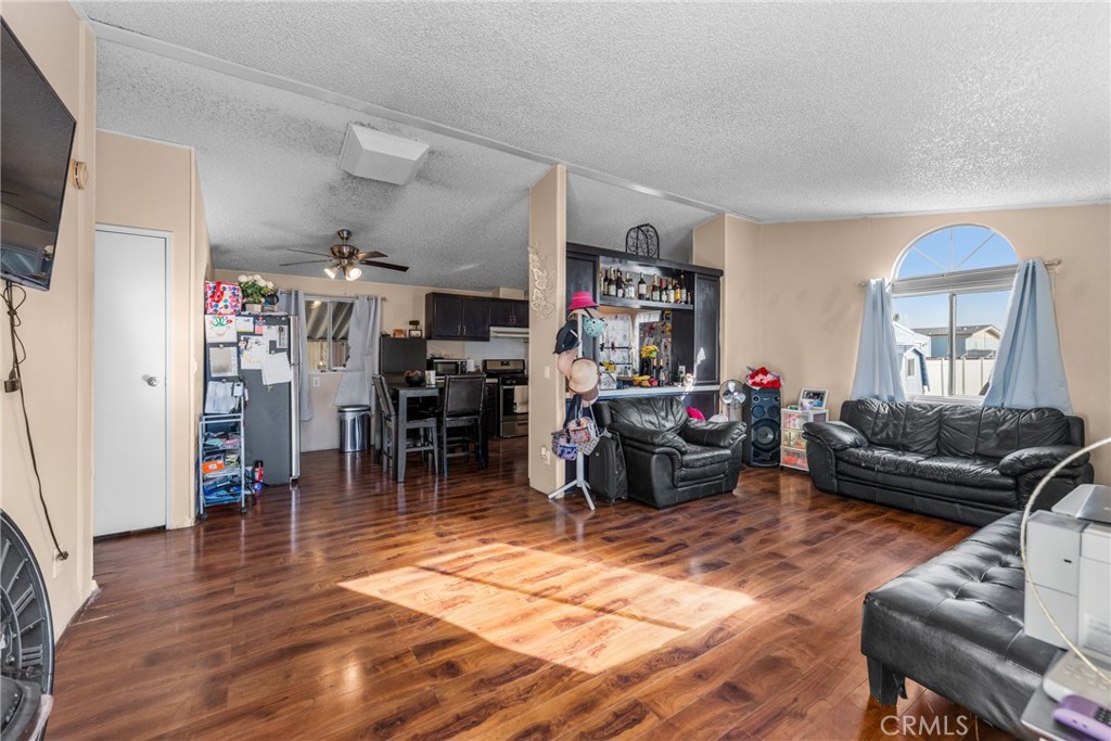 3825 Crestmore 480