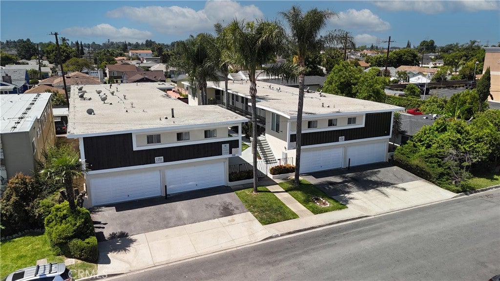 7306 7312 Neo Street