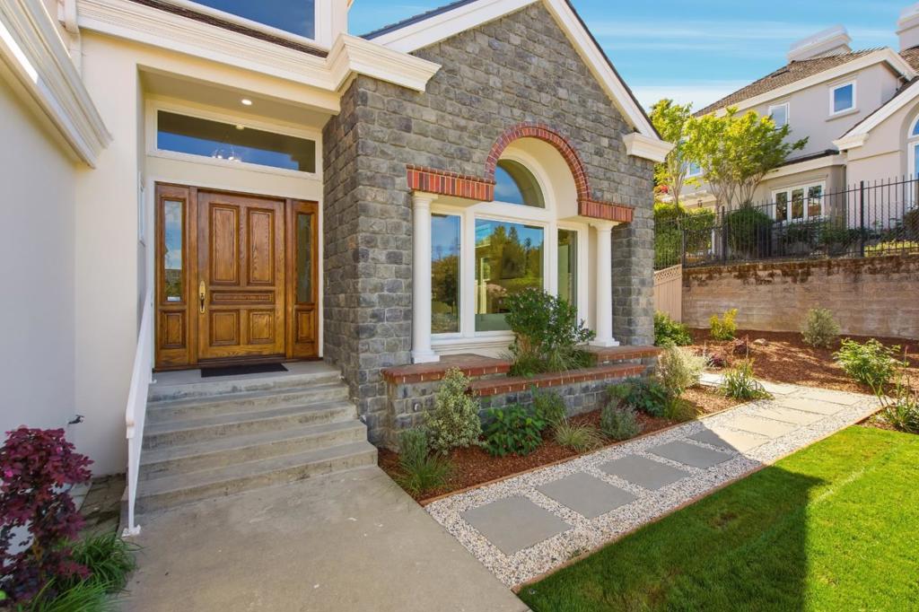 21592 Villa Maria Court