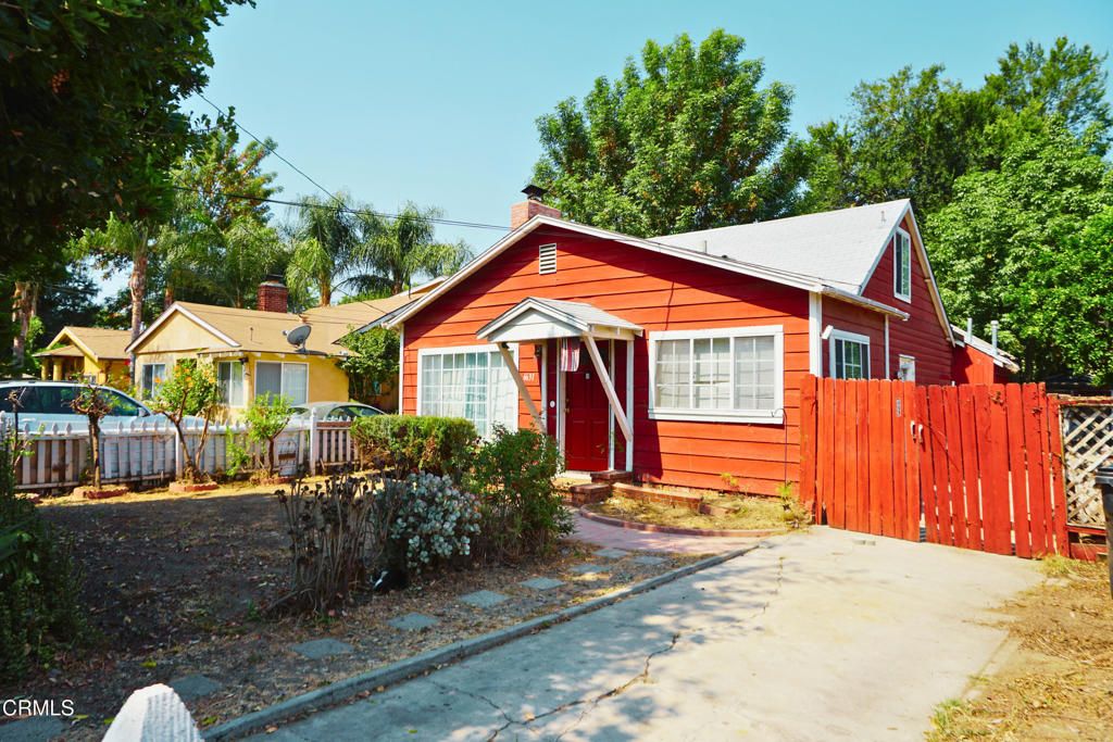 Photo of 6631 Bevis Avenue, Van Nuys, CA 91405 (MLS # V1-31456)