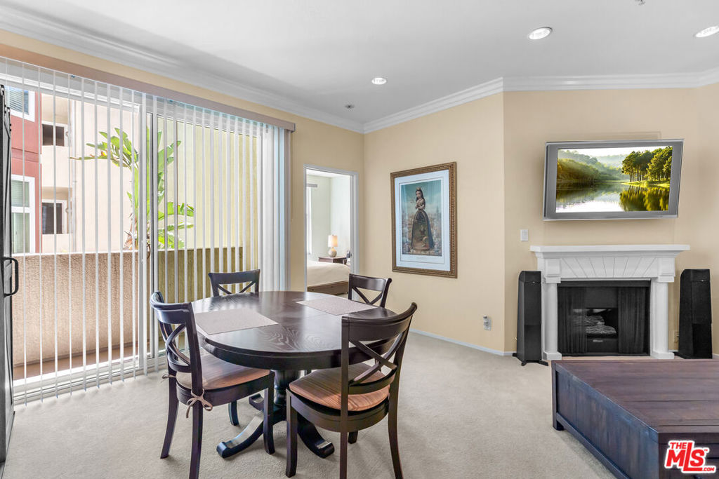 620 S Gramercy Place 222