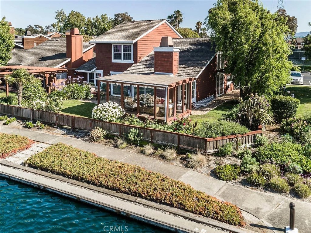 845 Grenada Lane