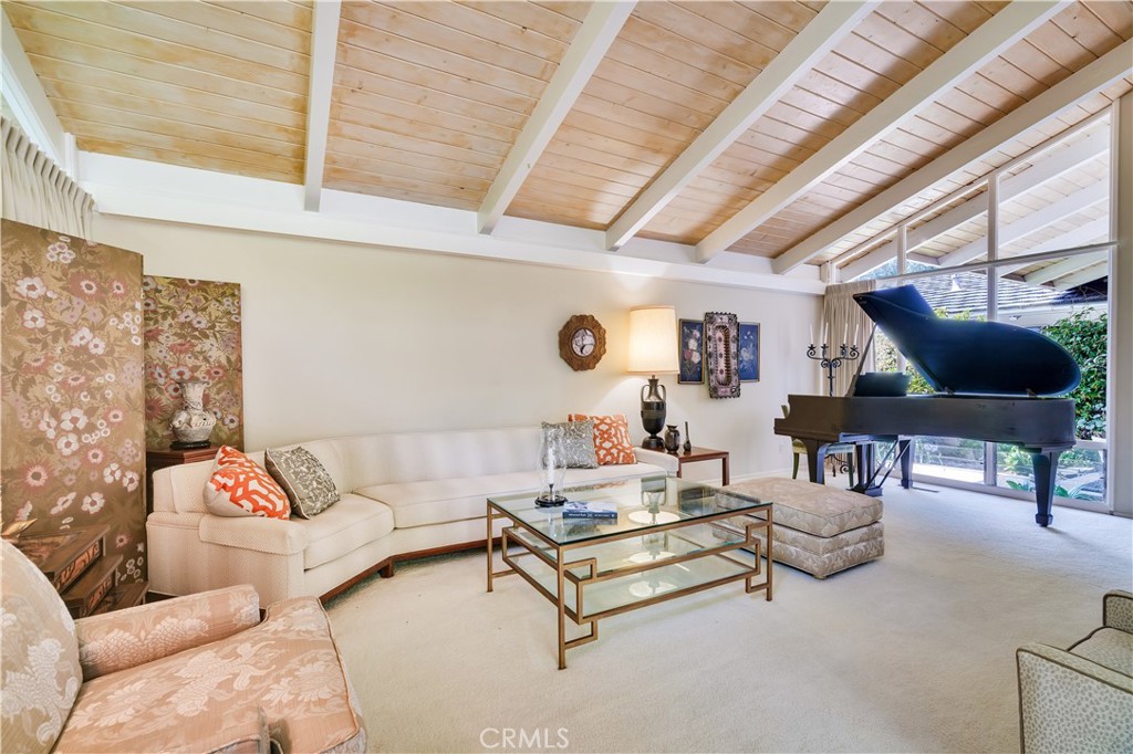 1548 Addison Road