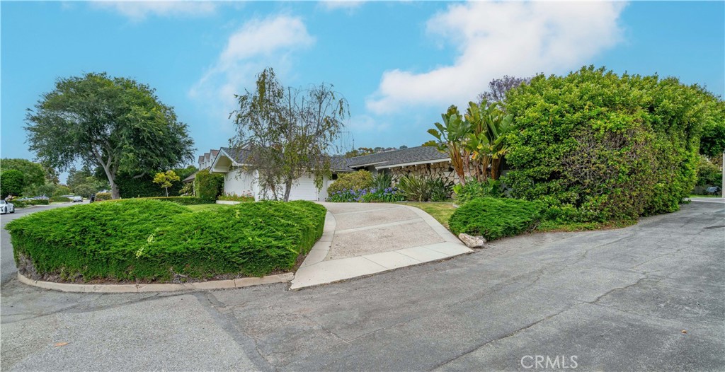 1548 Addison Road