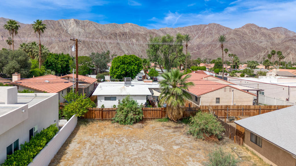 52065 Avenida Navarro